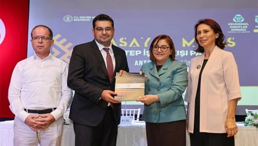 GASTROANTEP KAPSAMINDA ANTEP İŞİ&rsquo;NİN D&Uuml;N&Uuml;, BUG&Uuml;N&Uuml; VE YARINI&rdquo; KONULU PANEL D&Uuml;ZENLENDİ