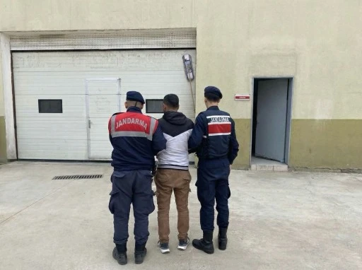 37 YIL HAPİS CEZASI İLE ARANAN ŞAHIS JASAT&rsquo;TAN KA&Ccedil;AMADI