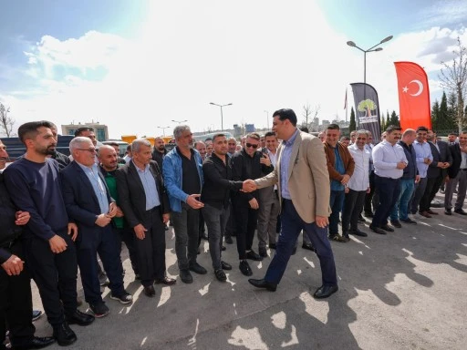 BAŞKAN YILMAZ, ŞOFÖRLERİN KADRO HAYALİNİ GERÇEKLEŞTİRDİ  YILMAZ, ŞOFÖR EMEKÇİLERİNİ KADROYA ALDI