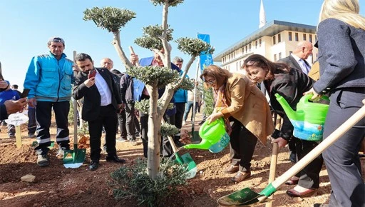 YEŞİLANTEP PROJESİYLE ŞEHRİN YEŞİL ALANLARINI ARTIRIYOR