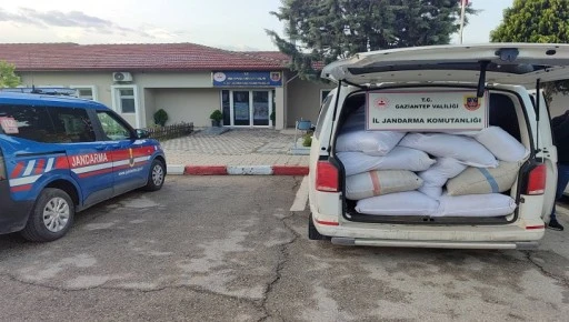 JANDARMA KAÇAKÇILIK OPERASYONUNDA MİYONLUK MALZEMEYE EL KOYDU