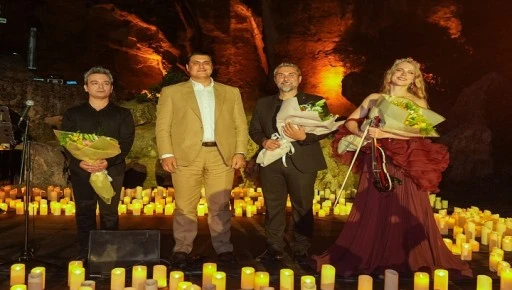 DÜLÜK ANTİK KENTİ’NDE CANDELA KONSERİ YILMAZ: “DÜLÜK’Ü DÜNYAYA TANITMAKTA KARARLIYIZ