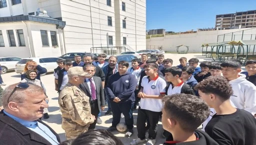 GAZİANTEP İL JANDARMA KOMUTANINDAN OKULLARDA G&Uuml;VENLİK DENETİMİ 