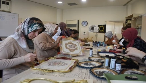 ŞAHİNBEYLİ KADINLAR &Uuml;RETİYOR