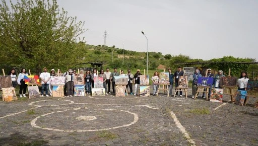 D&Uuml;L&Uuml;K ANTİK KENTİ&rsquo;NDE SANAT VE TARİH AYNI TUVALDE BULUŞTU