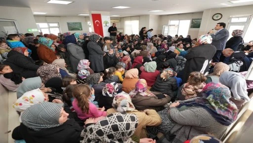 BAŞKAN YILMAZ&rsquo;DAN EY&Uuml;PSULTAN&rsquo;DA G&Ouml;N&Uuml;LLERE DOKUNAN BULUŞMA