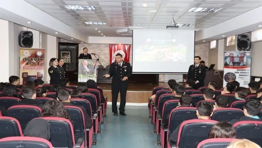 JANDARMA VE SAHİL G&Uuml;VENLİK AKADEMİSİ &ldquo;81 İL&rsquo;E GELECEĞİN İZİNDE&rdquo;  PROJESİ KAPSAMINDA &Ouml;ĞRENCİLERE JANDARMA MESLEĞİNİ TANITTI