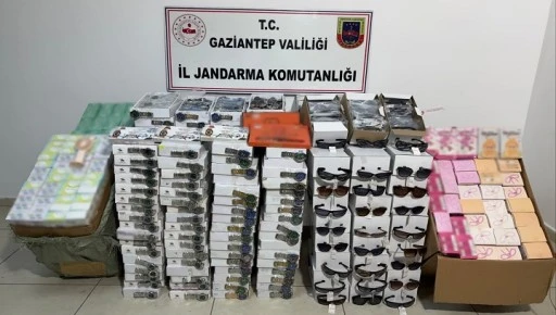 JANDARMADAN KA&Ccedil;AK&Ccedil;ILIĞA GE&Ccedil;İT YOK: 4 MİLYON 585 BİN TL DEĞERİNDE KA&Ccedil;AK MALZEME ELE GE&Ccedil;İRİLDİ