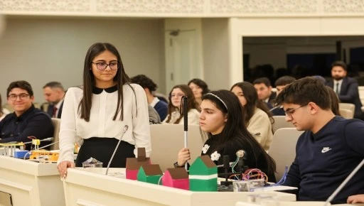 BAŞKAN FATMA ŞAHİN&rsquo;İN &Ouml;NC&Uuml;L&Uuml;Ğ&Uuml;NDE GEN&Ccedil;LERİN SESİ KARAR MASASINDA
