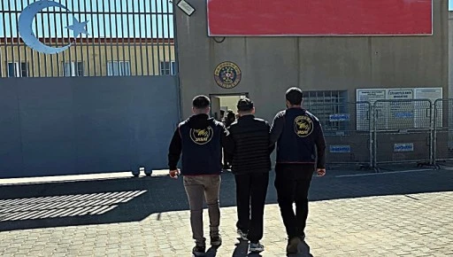 15 YIL KESİNLEŞMİŞ HAPİS CEZASIYLA ARANAN ŞAHIS JASAT&rsquo;TAN KA&Ccedil;AMADI