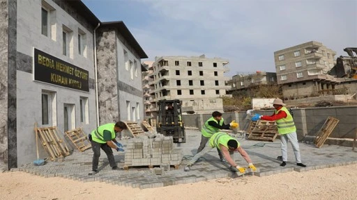 Nizip Belediyesi'nin merkez ve kırsaldaki çalışmaları devam ediyor