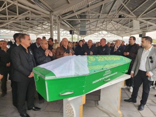N&uuml;ket Ersoy'a h&uuml;z&uuml;nl&uuml; veda