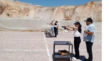 Oğuzeli MYO öğrencilerine atış eğitimi verildi