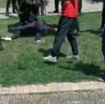 Parktaki bıçaklı kavgada 17 yaşındaki genç öldürüldü