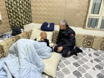 Reşat Ayva’yı evinde ziyaret etti