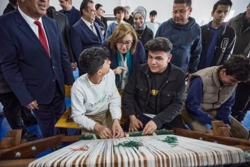 Şahin’den, üreten gençlere destek sözü