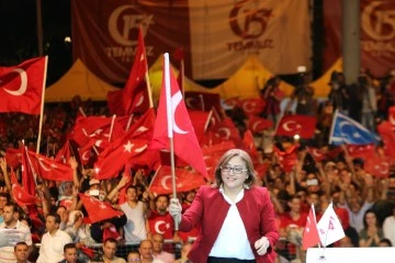 ŞAHİN: MİLLET İRADESİ ÜSTÜNDE İRADE KURMAYA ÇALIŞANLAR DAİMA HEZİMETE UĞRAYACAKTIR