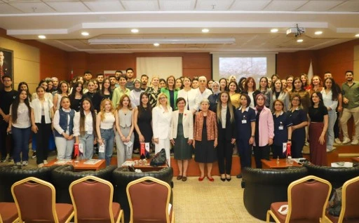 SANKO Üniversitesi’nde &quot;Geçmişten günümüze hemşirelikte değerler sempozyumu&quot; düzenlendi
