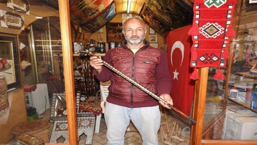 Sedef kakma ustası 40 yıldır mesleğini aşkla yapıyor