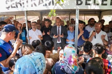 Şehitkamil Belediyesinden aşure ikramı