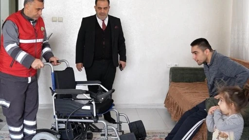 ŞEHİTKAMİL&rsquo;DEN &Ouml;ZEL GEREKSİNİMLİ BİREYLERE TEKERLEKLİ SANDALYE