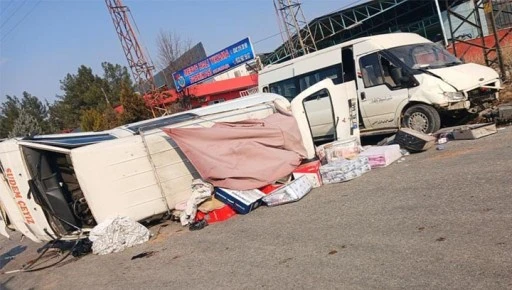 servis ile panelvan &ccedil;arpıştı