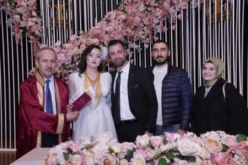 Sevgililer Günü’nde mutluluğa ‘evet’ dediler