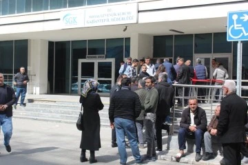  SGK'dan EYT ile ilgili 'e-devlet' ve 'acele etmeyin' çağrısı