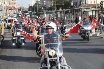 Tahmazoğlu ve Türk Chopper gaziler için turladı