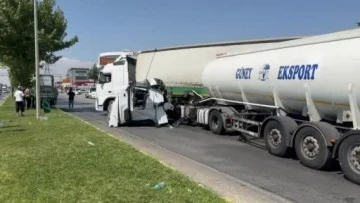 Tali yoldan çıkan tır ile yakıt ikmal aracı çarpıştı