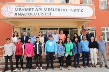 TİHEK BAŞKANI LİSELİ ÖĞRENCİLERLE BİRARAYA GELDİ