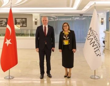 YENİ İSTANBUL VALİSİ GÜL, BAŞKAN ŞAHİN’E VEDA ZİYARETİNDE BULUNDU