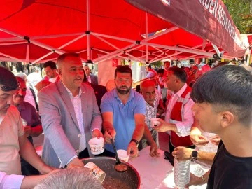 Yeniden Refah Partisinden aşure etkinliği