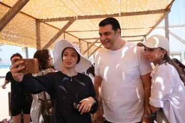 Yılmaz'dan öğrencilere karne hediyesi